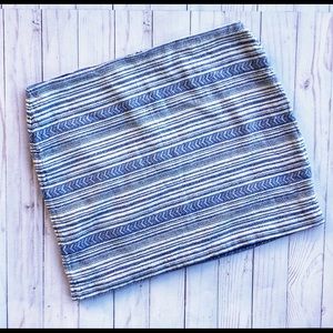 🌸Gap blue and white pattern mini skirt size 6